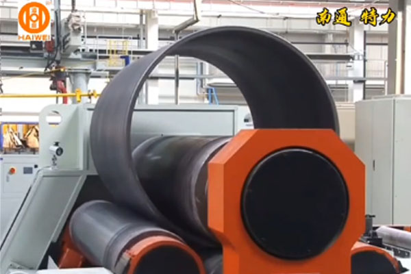 四輥?zhàn)詣泳碇茍A管